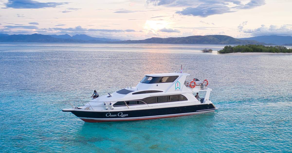HERMES∽Sortie de plage Yachtingバスローブ∽Pais本店速達にて ラブアンバジョからのコモド終日スピードボートツアー | Klook